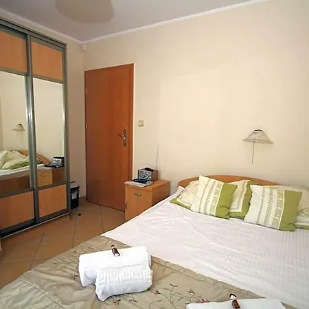 Atrium Bed & Breakfast 3*