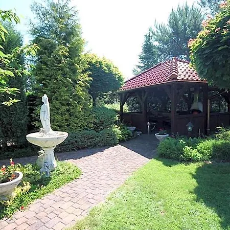 Atrium 3*