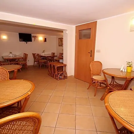Atrium Bed & Breakfast Jantar