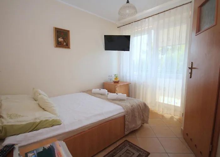 Atrium Bed & Breakfast 3*